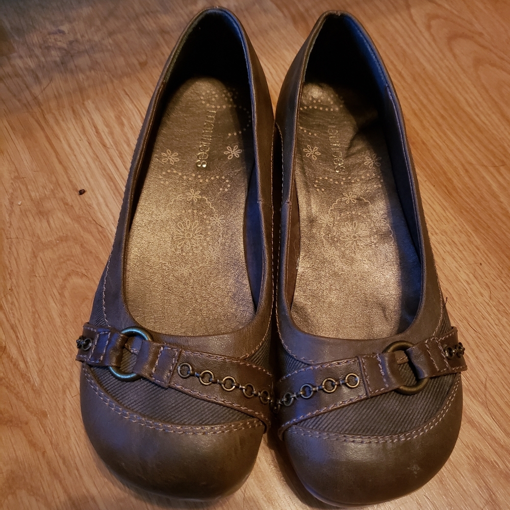 Maurices womens brown flats